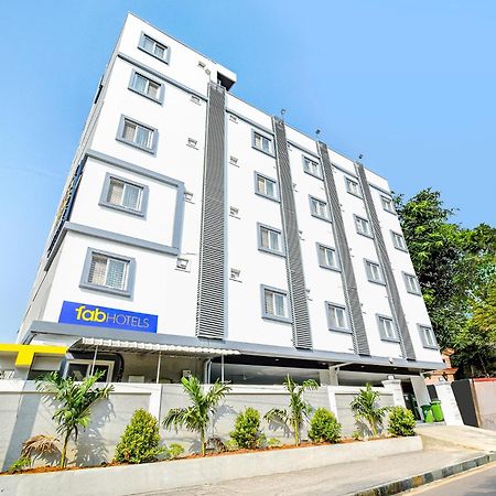 Fabhotel Ssr Ikon Suites - Nr Hyderabad Central University, Kondapur Exterior foto