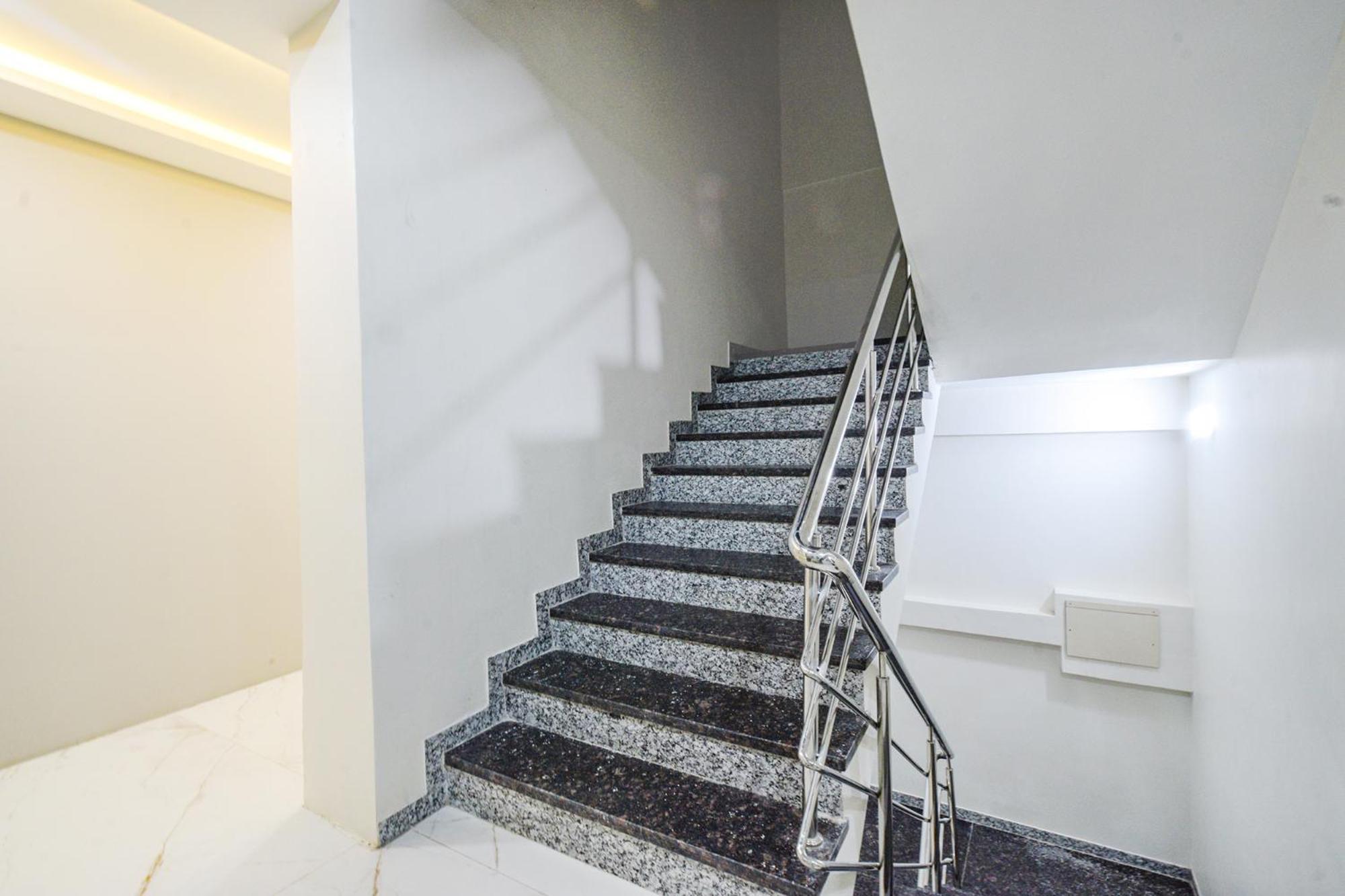 Fabhotel Ssr Ikon Suites - Nr Hyderabad Central University, Kondapur Exterior foto