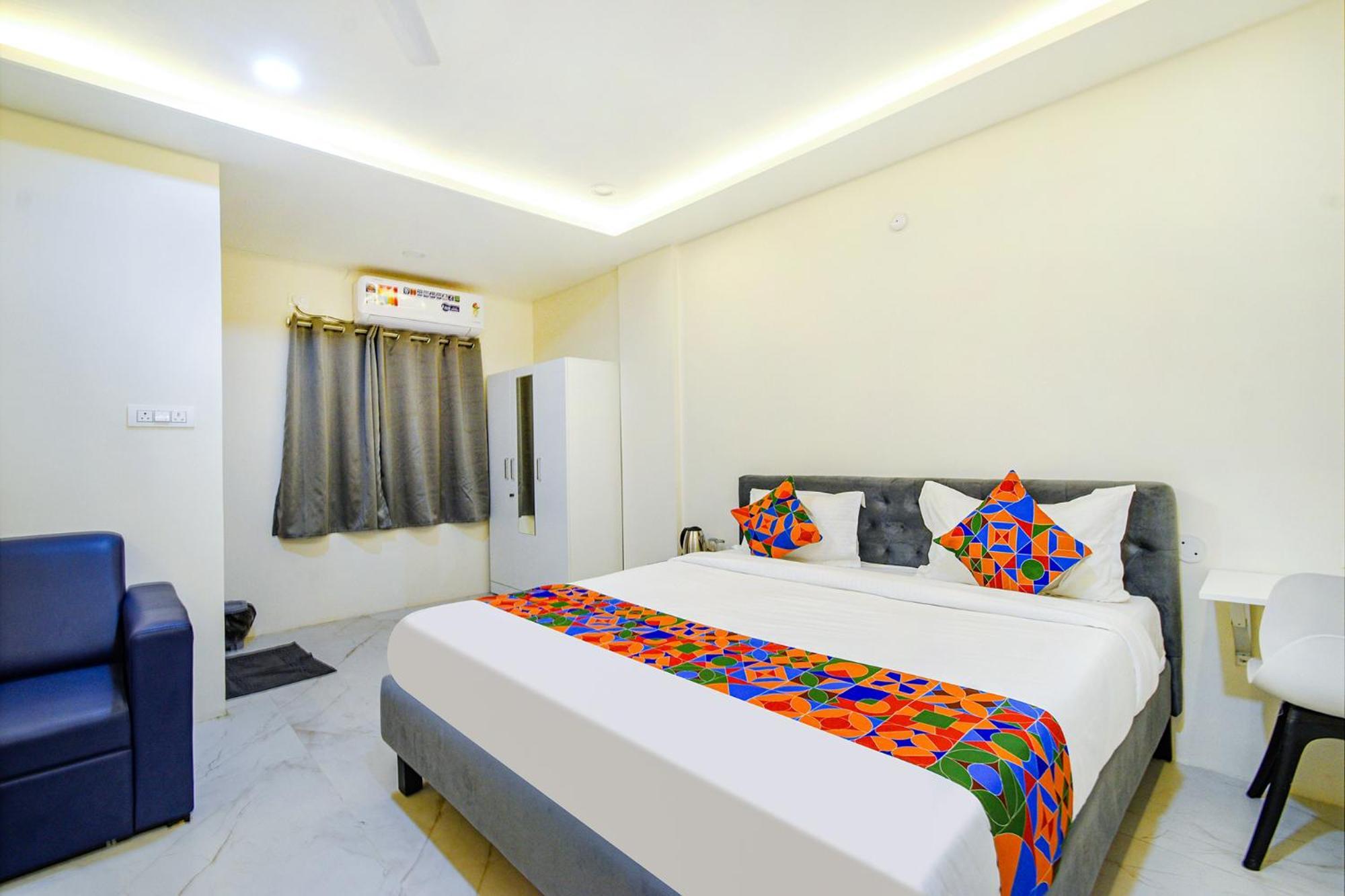 Fabhotel Ssr Ikon Suites - Nr Hyderabad Central University, Kondapur Exterior foto